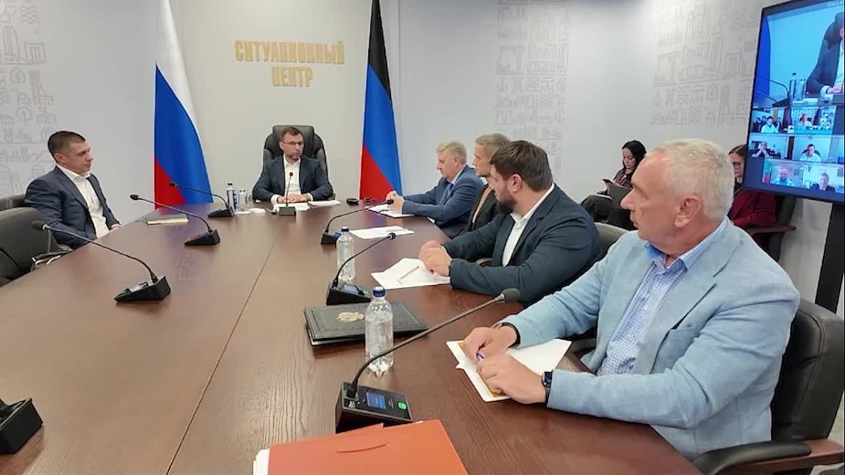 В регионе проделана большая работа по улучшению транспортной доступности, отметил Глава ДНР Денис Пушилин по итогам прошедшего сегодня оперативного совещания