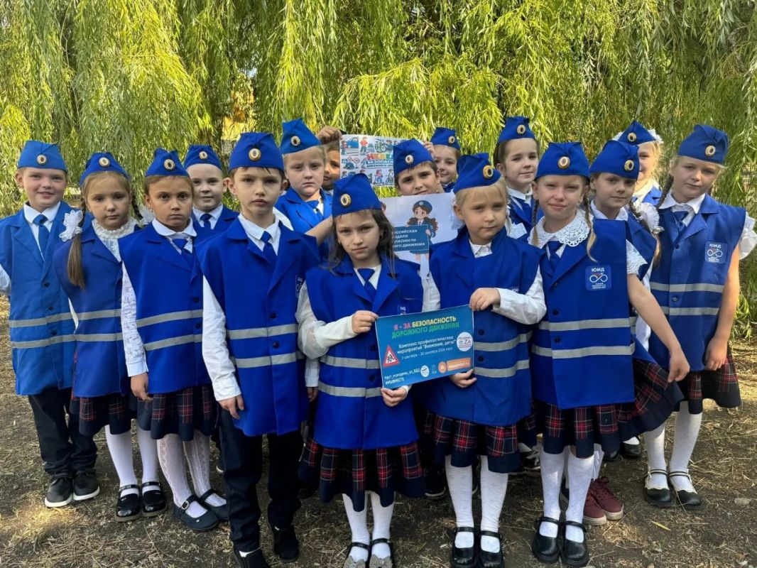 В Кировском продолжается работа по обучению детей правилам дорожного движения В Кировском продолжается работа по обучению детей правилам дорожного движения