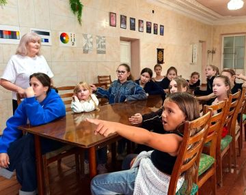 Во Дворце культуры им. 40-летия ЛКСМУ прошла увлекательная музыкальная викторина под названием «Музыкальная Россия»