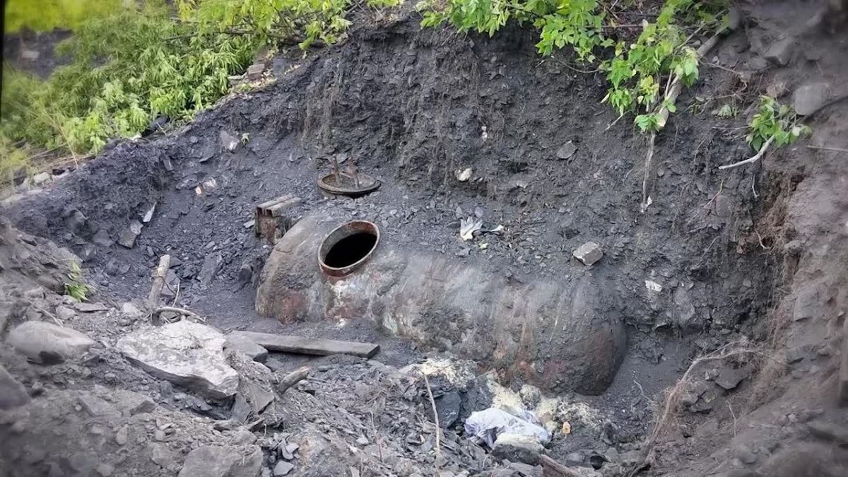 Под Снежным нашли схрон с 131 гранатой, пулемётом и 27 тысячами патронов
