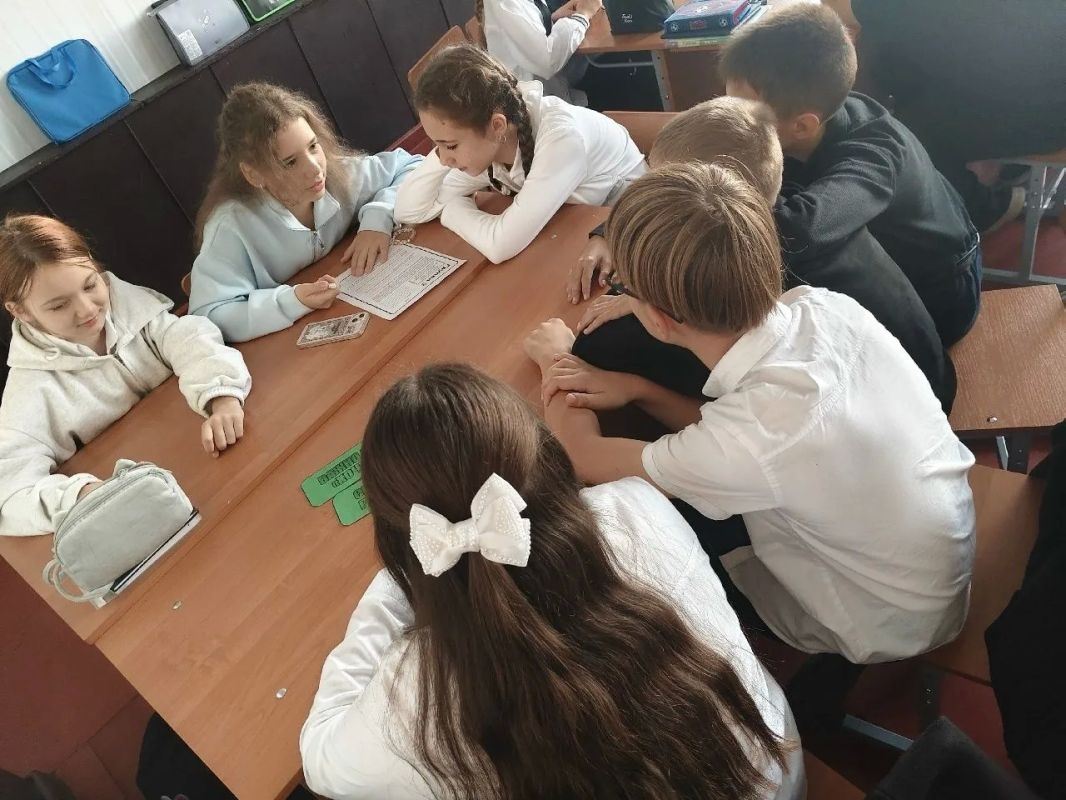 Школьникам Ждановки провели мероприятия на тему финансов Школьникам Ждановки провели мероприятия на тему финансов