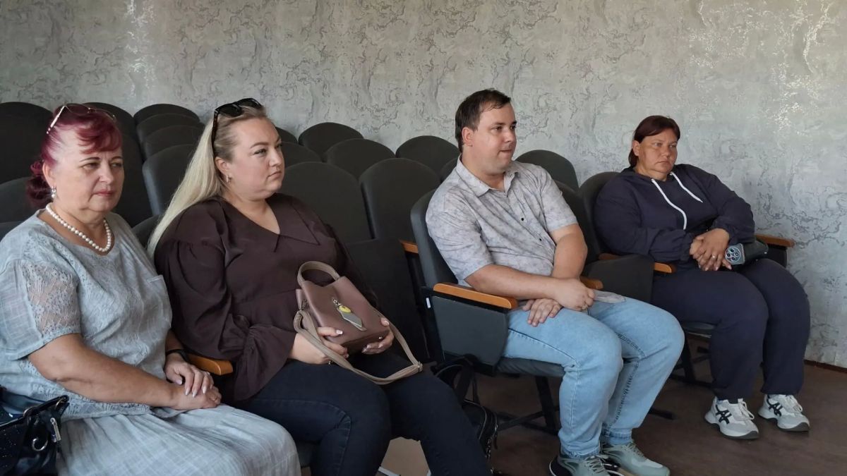 Глава муниципального образования городской округ Иловайск Александр Васильевич Кузнецов провел рабочую встречу с руководителями общеобразовательных учреждений городского округа Глава муниципального образования городской округ Иловайск Александр Васильевич Кузнецов провел рабочую встречу с руководителями общеобразовательных учреждений городского округа