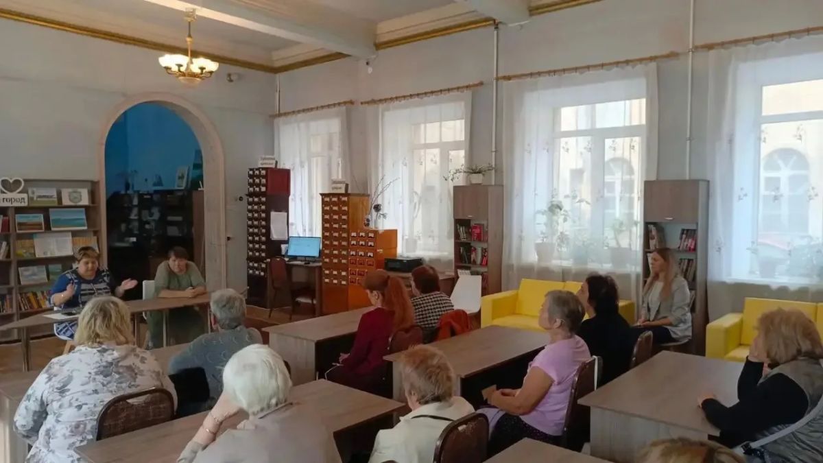 В читальном зале Зугрэсской библиотеке-филиале №3 состоялось заседание «Союз женщин России» В читальном зале Зугрэсской библиотеке-филиале №3 состоялось заседание «Союз женщин России»