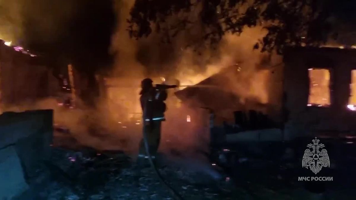 В Горловке огнеборцы МЧС России ликвидировали пожар из-за атаки БПЛА