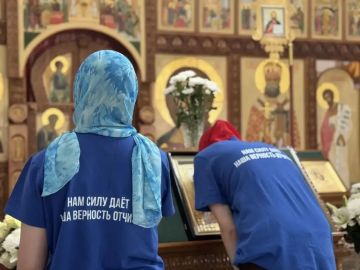 В Докучаевске молодежь отметила праздник Рождества Пресвятой Богородицы