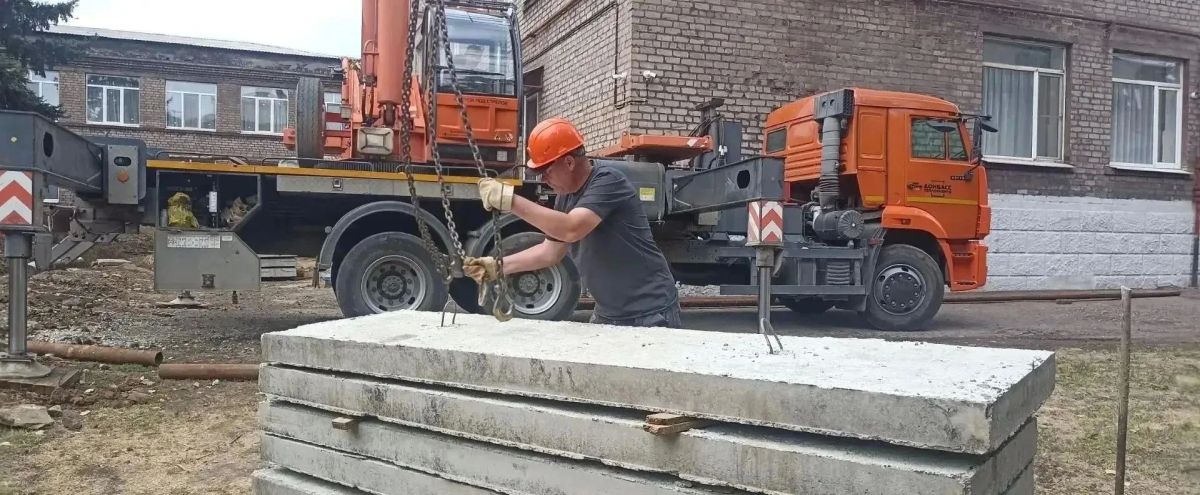 ПОДГОТОВКА К ОТОПИТЕЛЬНОМУ СЕЗОНУ В ЕНАКИЕВСКОМ ФИЛИАЛЕ "ДОНБАССТЕПЛОЭНЕРГО": РЕМОНТ ТРУБОПРОВОДА ТЕПЛОСНАБЖЕНИЯ ДЛЯ СТАБИЛЬНОЙ ПОДАЧИ ТЕПЛА В ШКОЛУ ПОДГОТОВКА К ОТОПИТЕЛЬНОМУ СЕЗОНУ В ЕНАКИЕВСКОМ ФИЛИАЛЕ "ДОНБАССТЕПЛОЭНЕРГО": РЕМОНТ ТРУБОПРОВОДА ТЕПЛОСНАБЖЕНИЯ ДЛЯ СТАБИЛЬНОЙ ПОДАЧИ ТЕПЛА В ШКОЛУ