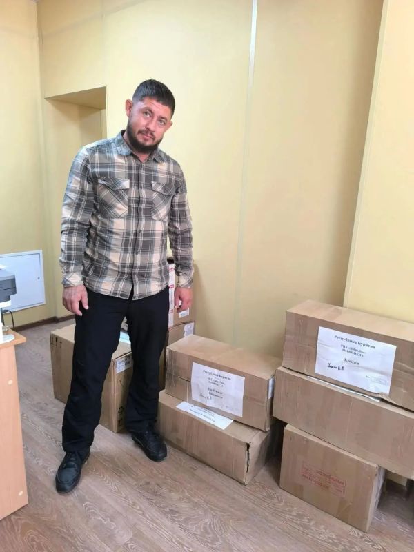 Бурятия передала школьные принадлежности детям Старобешевского округа Бурятия передала школьные принадлежности детям Старобешевского округа