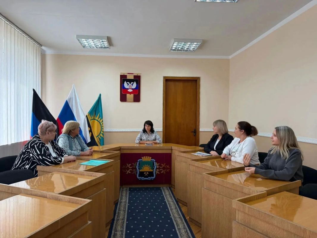 23 сентября, заместитель руководителя Управы Кировского внутригородского района Администрации городского округа Макеевка Донецкой Народной Республики Ирина Воронина провела заседание политсовета
