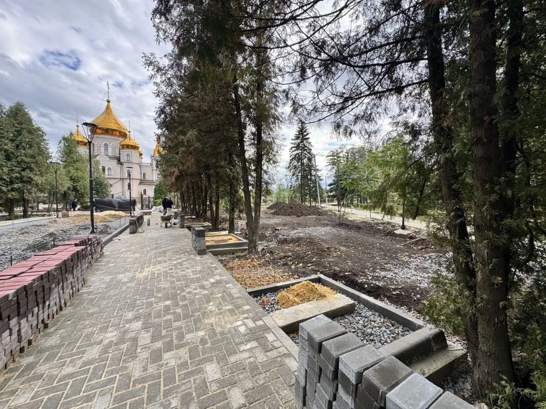 В Ждановке проинспектировали работы по созданию Аллеи памяти героев В Ждановке проинспектировали работы по созданию Аллеи памяти героев