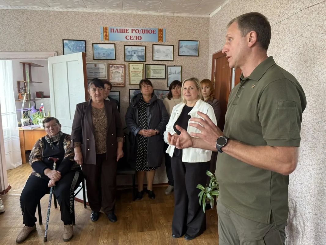 Александр Шатов: В Орлово-Ивановке Шахтерского округа открыли сельский кабинет Александр Шатов: В Орлово-Ивановке Шахтерского округа открыли сельский кабинет