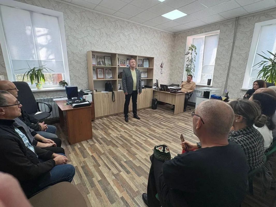 На связи с жителями. Игорь Пашков провёл приём жителей Пролетарского района Донецка На связи с жителями. Игорь Пашков провёл приём жителей Пролетарского района Донецка