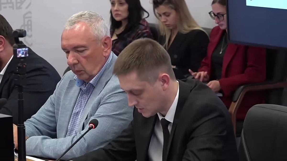Александр Бондаренко: Доложил на оперативном совещании под руководством Главы ДНР Дениса Пушилина о работе Министерства транспорта по развитию дорожно-транспортной инфраструктуры республики