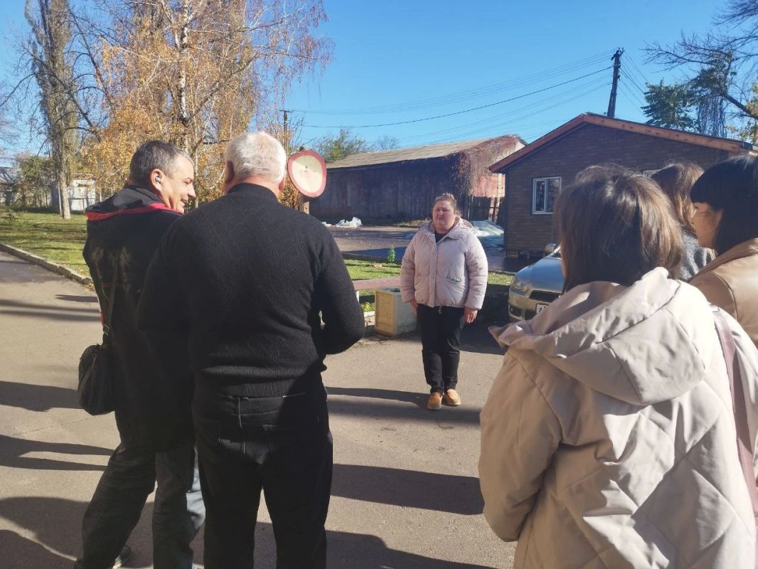 Сегодня прошла встреча депутата Тельмановского муниципального совета Юлии Налбат с жителями поселка Тельманово