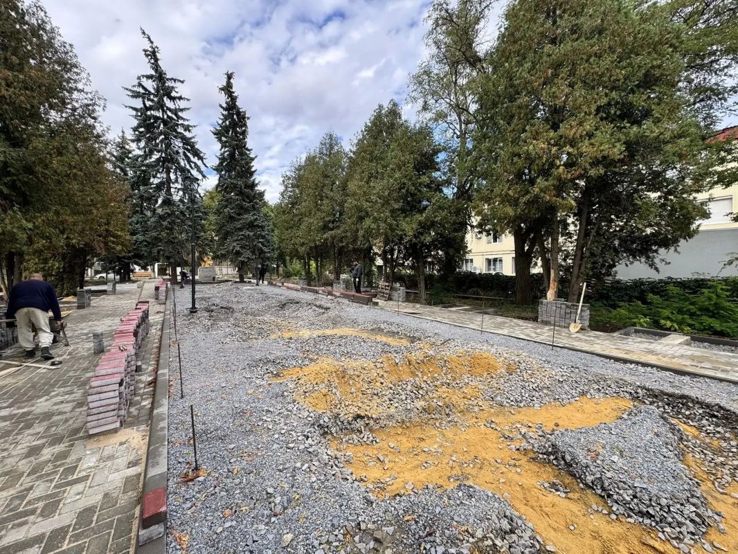 В Ждановке проинспектировали работы по созданию Аллеи памяти героев В Ждановке проинспектировали работы по созданию Аллеи памяти героев