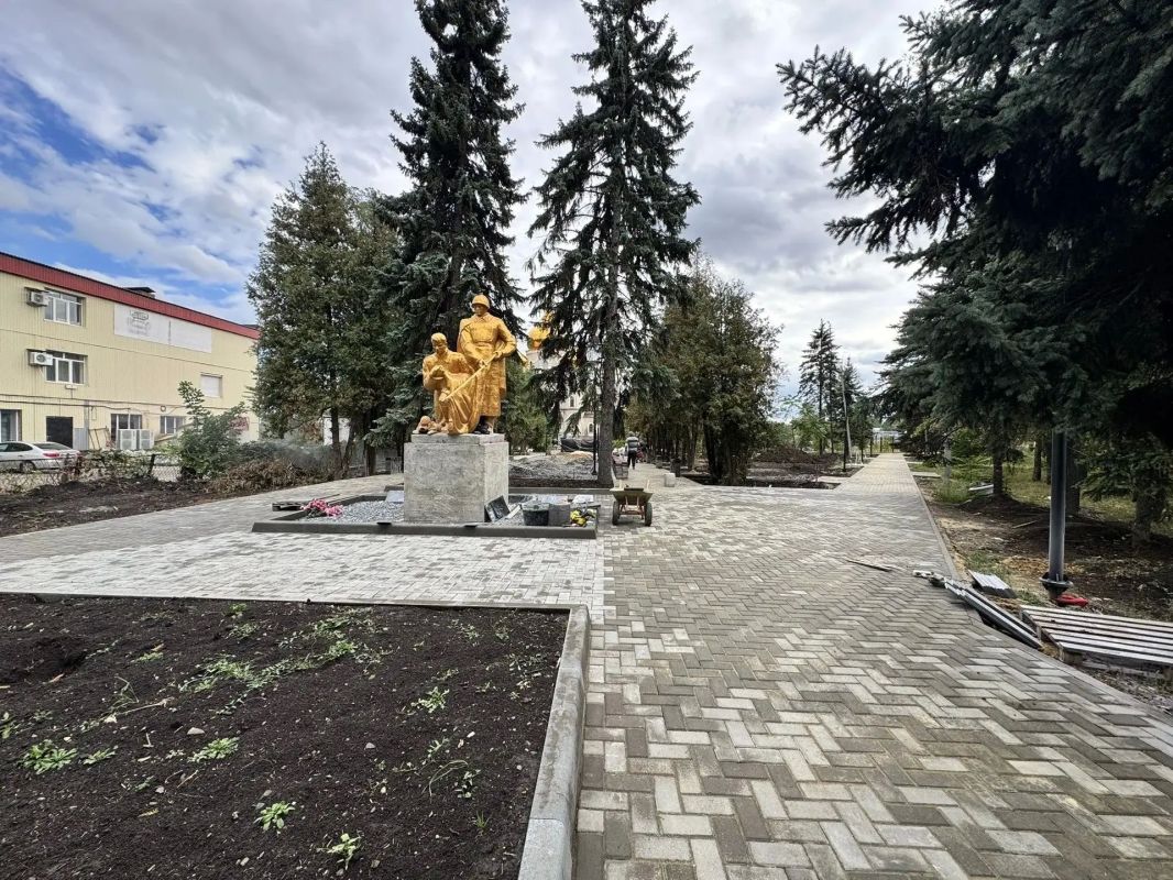 В Ждановке проинспектировали работы по созданию Аллеи памяти героев В Ждановке проинспектировали работы по созданию Аллеи памяти героев