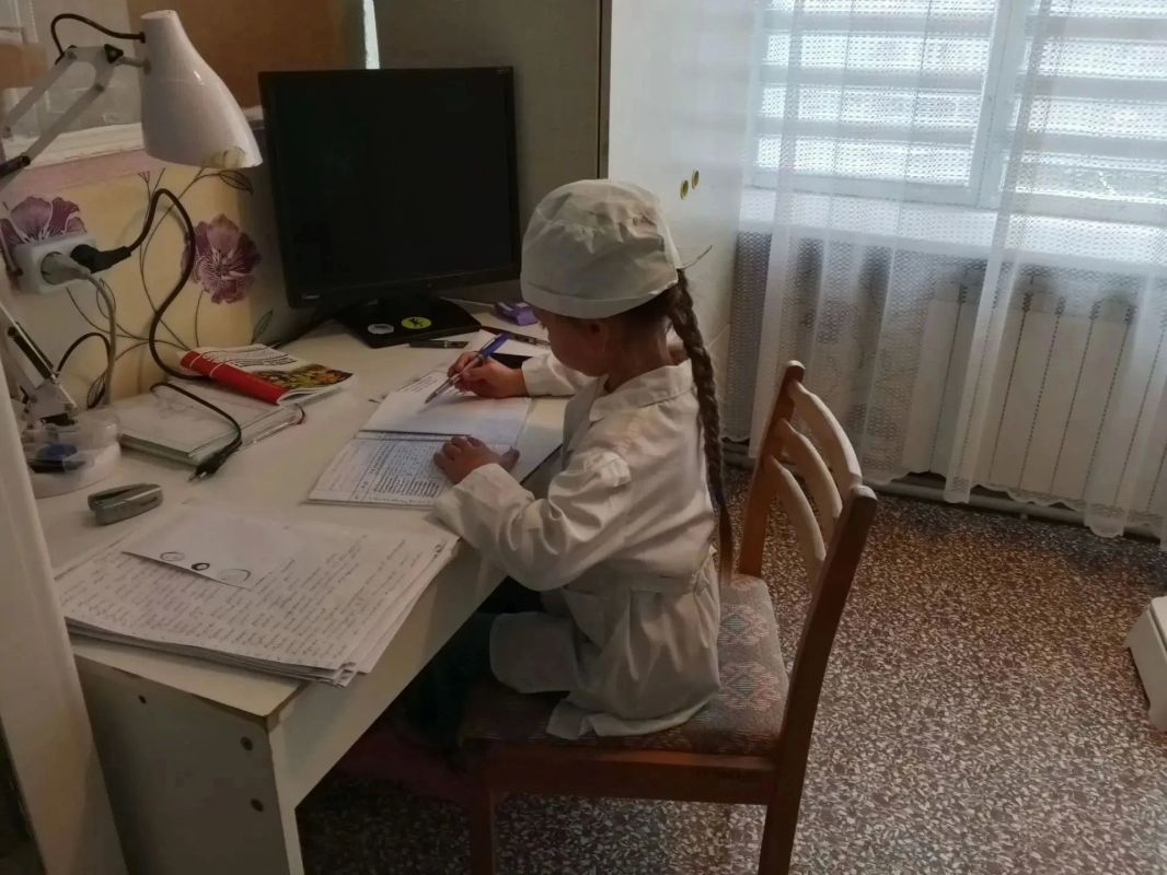 Дошколята Пантелеймоновского детского сада «Теремок» примерили на себя взрослые профессии в рамках Дня самоуправления, который прошел в дошкольном учреждении вчера Дошколята Пантелеймоновского детского сада «Теремок» примерили на себя взрослые профессии в рамках Дня самоуправления, который прошел в дошкольном учреждении вчера