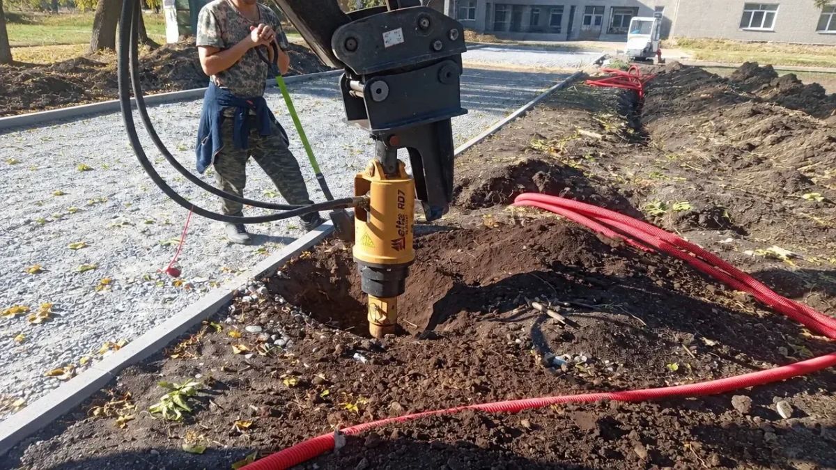 Подрядная организация Нижегородской области продолжает работать над благоустройством парка культуры и отдыха в г. о. Иловайск. В 2025 году город Иловайск принимал участие во Всероссийском конкурсе лучших проектов... Подрядная организация Нижегородской области продолжает работать над благоустройством парка культуры и отдыха в г. о. Иловайск. В 2025 году город Иловайск принимал участие во Всероссийском конкурсе лучших проектов...