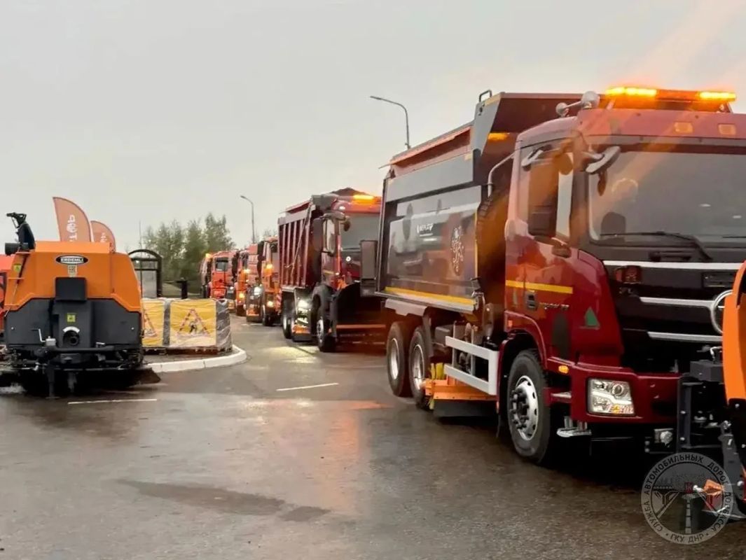 В рамках программы мероприятий заседания Общественного совета при Федеральном дорожном агентстве прошла технологическая экскурсия на завод «Меркатор Калуга» — «Дорожно-коммунальная техника: от листа металла до готовой машины» В рамках программы мероприятий заседания Общественного совета при Федеральном дорожном агентстве прошла технологическая экскурсия на завод «Меркатор Калуга» — «Дорожно-коммунальная техника: от листа металла до готовой машины»