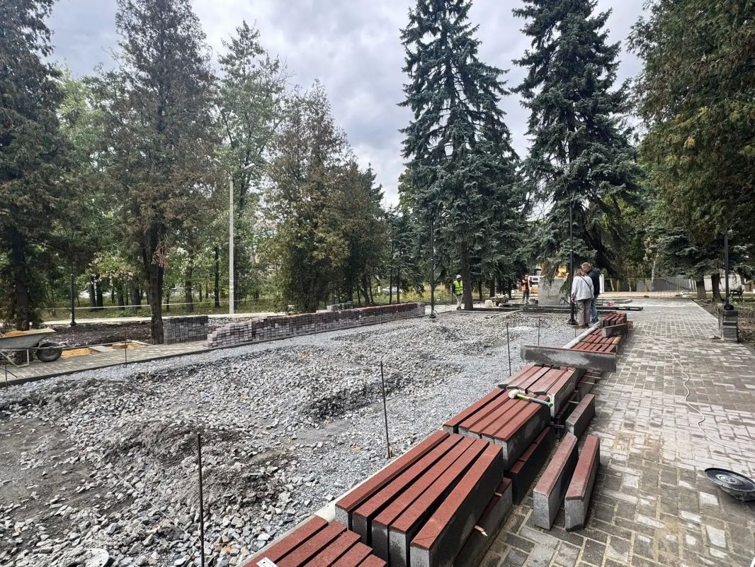 В Ждановке проинспектировали работы по созданию Аллеи памяти героев В Ждановке проинспектировали работы по созданию Аллеи памяти героев