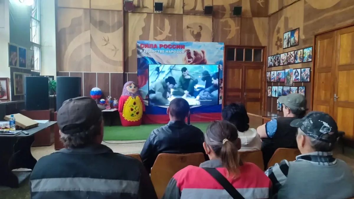В Камышеватском СДК состоялся показ фильма «Экстремизм — приверженность к крайним взглядам и мерам» В Камышеватском СДК состоялся показ фильма «Экстремизм — приверженность к крайним взглядам и мерам»