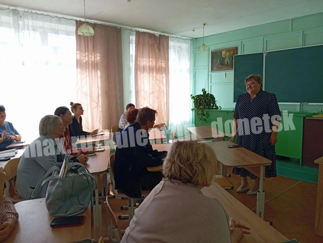 По поручению Главы ДНР Дениса Пушилина заместитель главы администрации г.о. Донецк провела встречу с трудовым коллективом школы № 60 Куйбышевского внутригородского района городского округа Донецк