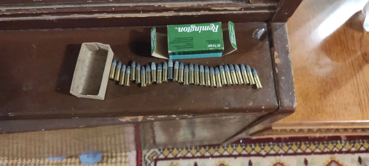 Полицейские изъяли незаконно хранящееся оружие у жителя Мангуша Полицейские изъяли незаконно хранящееся оружие у жителя Мангуша