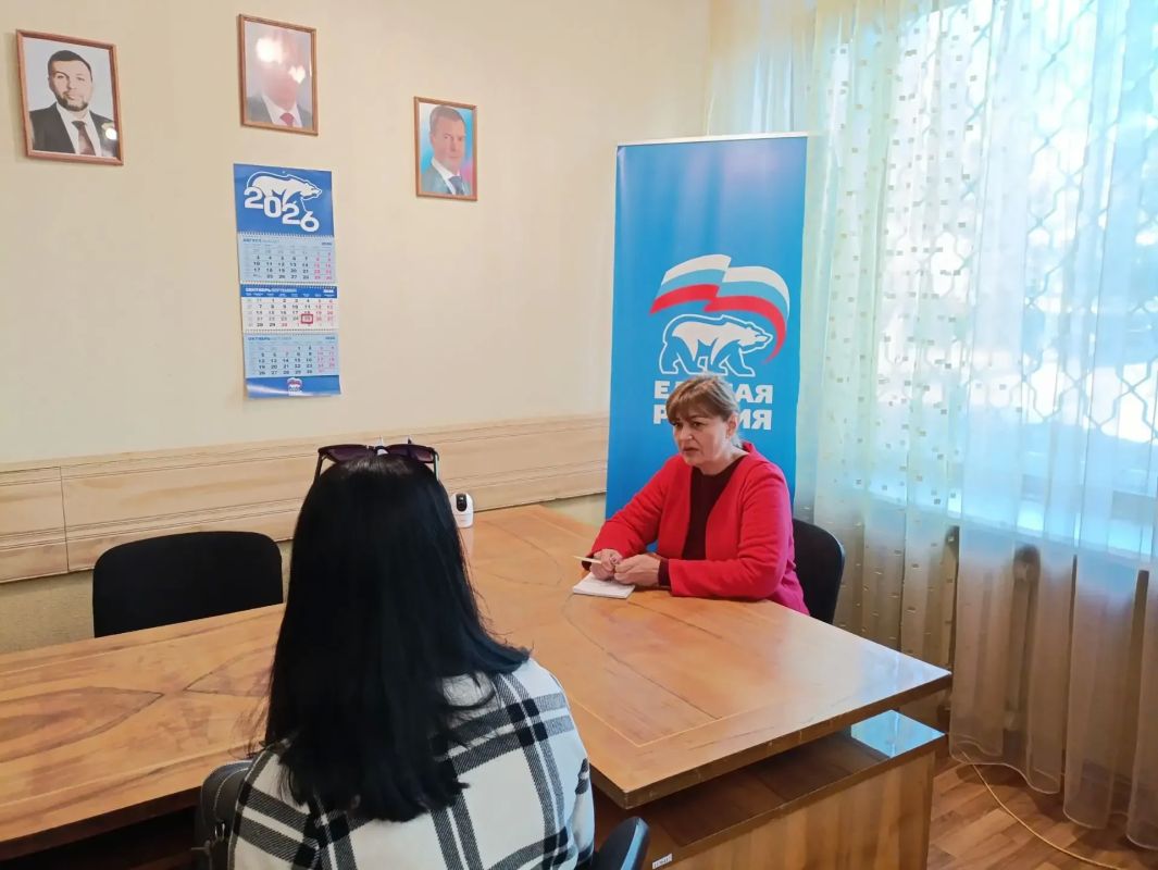 Валентин Левченко: Приём граждан в общественной приёмной партии Единая Россия Киевского района г. Донецка Валентин Левченко: Приём граждан в общественной приёмной партии Единая Россия Киевского района г. Донецка