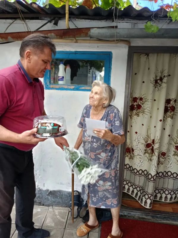 Тепло и внимание — нашим долгожителям Тепло и внимание — нашим долгожителям