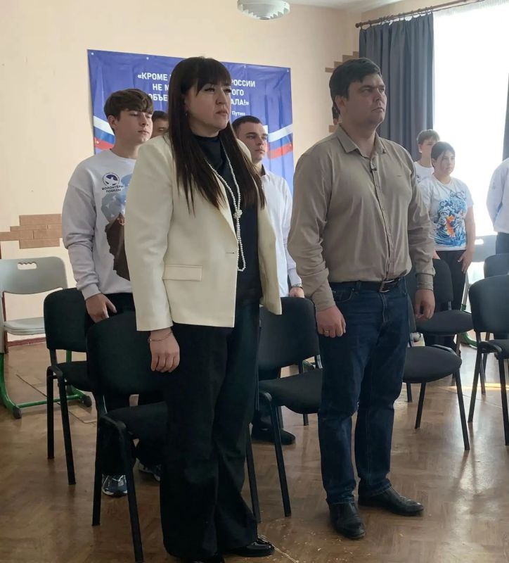 25 сентября в стенах ГБОУ «Школа №13 г.о. Торез» состоялось торжественное открытие школьного корпуса «Волонтёры Победы» 25 сентября в стенах ГБОУ «Школа №13 г.о. Торез» состоялось торжественное открытие школьного корпуса «Волонтёры Победы»