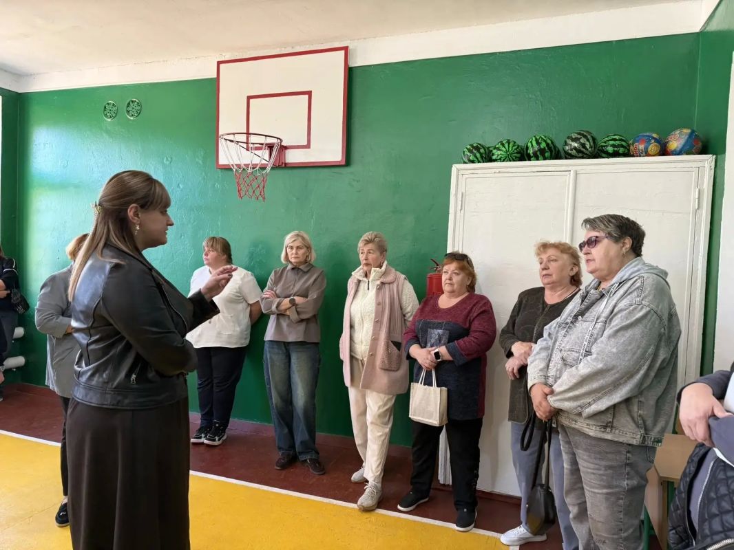 Пообщалась с жителями квартала Металлург Пообщалась с жителями квартала Металлург