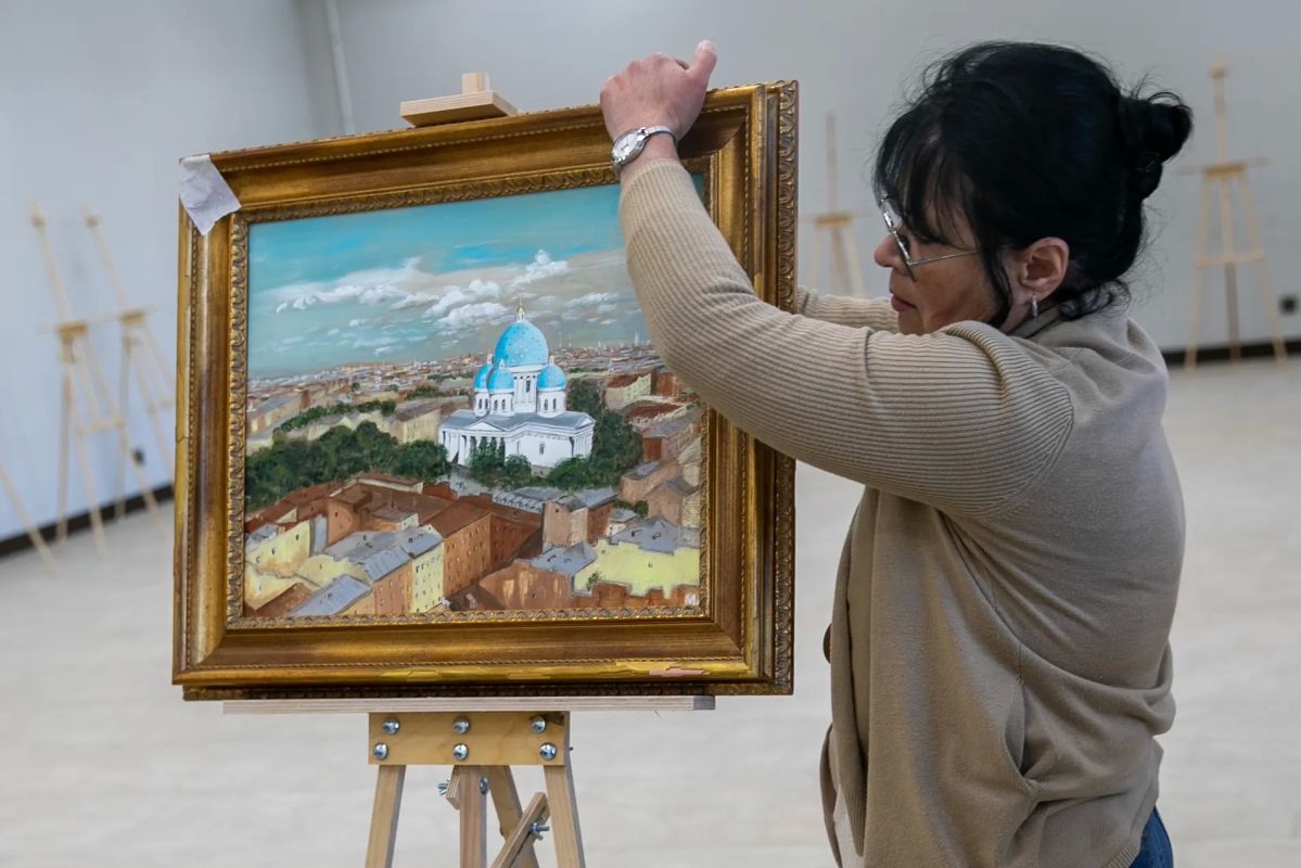 Антон Кольцов: 96 произведений декоративно-прикладного искусства, собранных со всей России, доставлены в Мариуполь