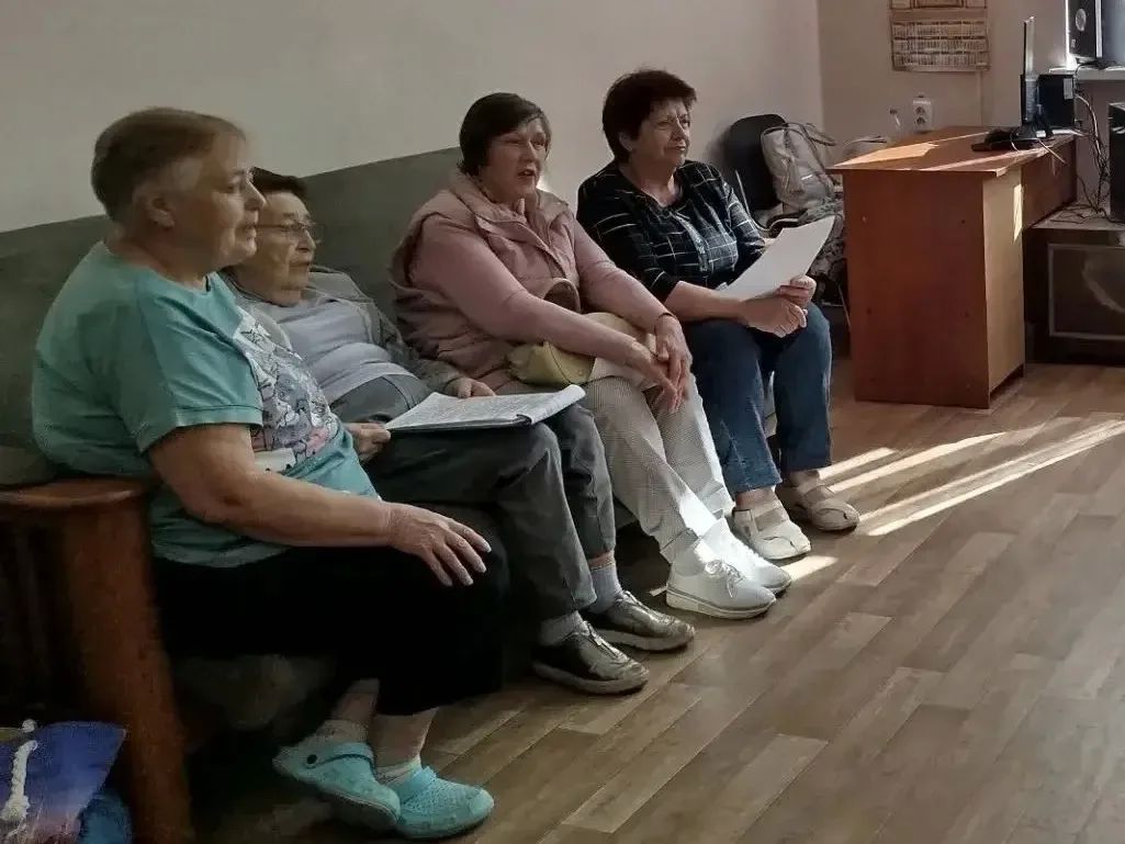В рамках недели презентаций кружков и клубов ДК в Харцызском городском Дворце культуры прошли мастер-классы по вокалу, работе с текстом песни и звукоизвлечению В рамках недели презентаций кружков и клубов ДК в Харцызском городском Дворце культуры прошли мастер-классы по вокалу, работе с текстом песни и звукоизвлечению
