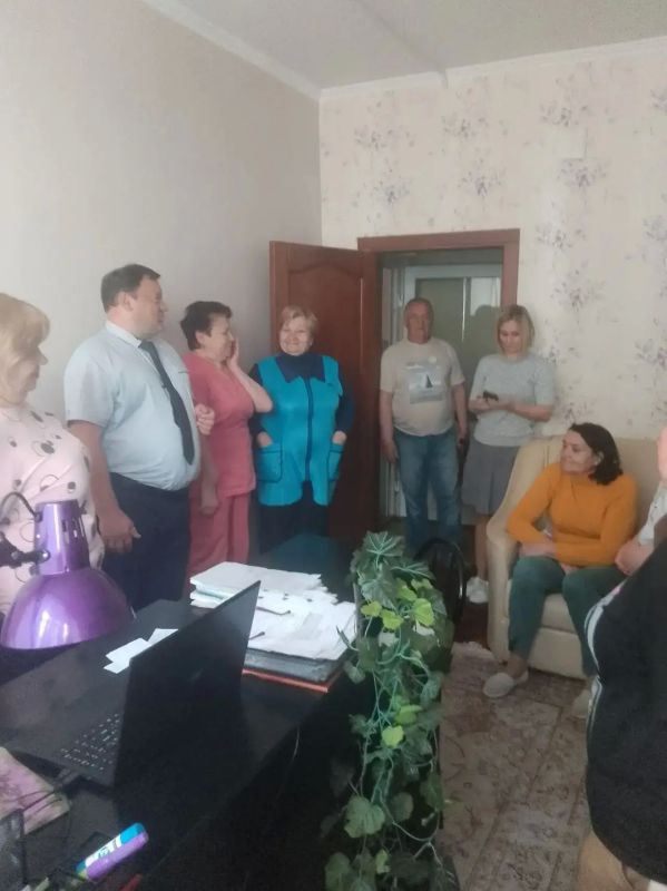 Начальник Управления образования Администрации городского округа Харцызск Николай Осипов провел встречу с трудовым коллективом ГБДОУ «Детский сад № 23 г.о. Харцызск»