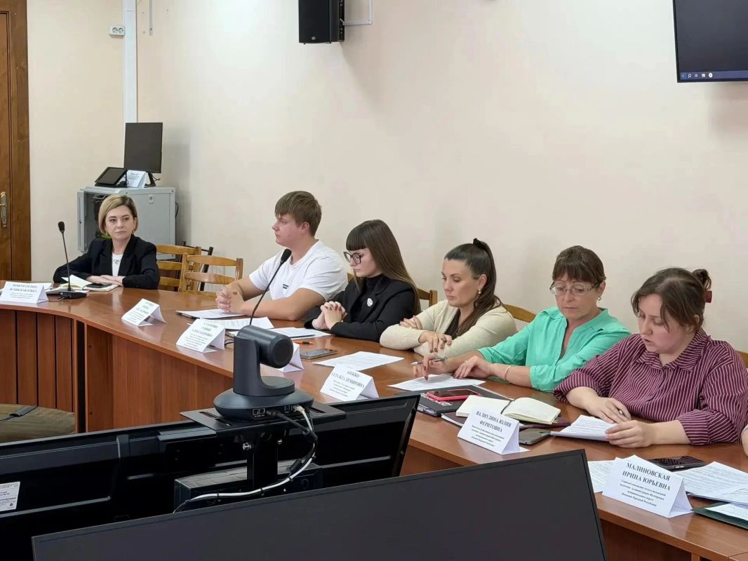 Александр Шатов: 24 сентября провел заседание муниципального координационного совета по взаимодействию с местным отделением Общероссийского общественно-государственного движения детей и молодежи «Движение Первых» Александр Шатов: 24 сентября провел заседание муниципального координационного совета по взаимодействию с местным отделением Общероссийского общественно-государственного движения детей и молодежи «Движение Первых»