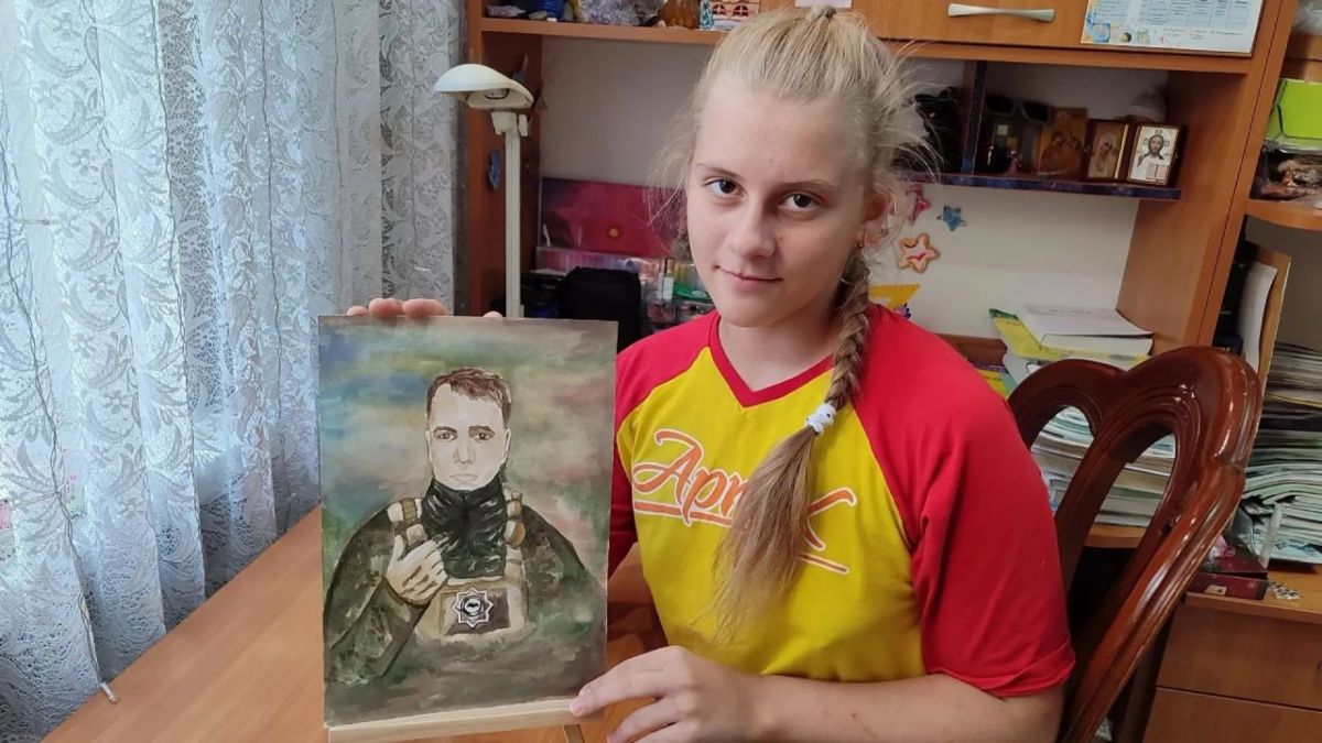 Когда дети рисуют героев — линия фронта становится ближе Портреты бойцов Спецназа «Ахмат» глазами юных художников со всей России Когда дети рисуют героев — линия фронта становится ближе Портреты бойцов Спецназа «Ахмат» глазами юных художников со всей России