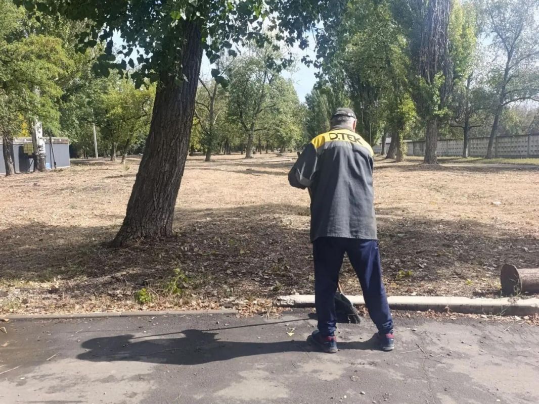 В Кировском продолжаются субботники В Кировском продолжаются субботники