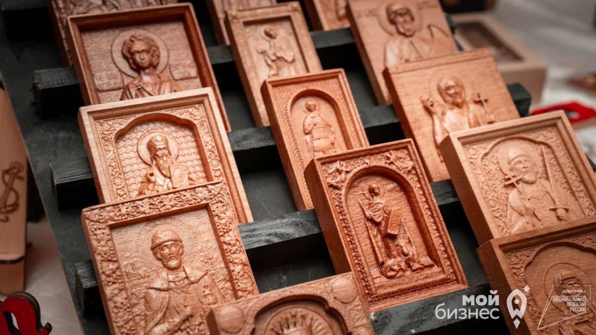 Сувениры из ДНР могут появиться в федеральном ретейле, сообщили ТАСС в пресс-службе регионального центра "Мой бизнес"