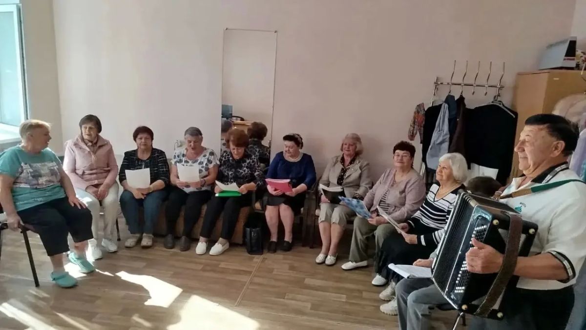В рамках недели презентаций кружков и клубов ДК в Харцызском городском Дворце культуры прошли мастер-классы по вокалу, работе с текстом песни и звукоизвлечению В рамках недели презентаций кружков и клубов ДК в Харцызском городском Дворце культуры прошли мастер-классы по вокалу, работе с текстом песни и звукоизвлечению