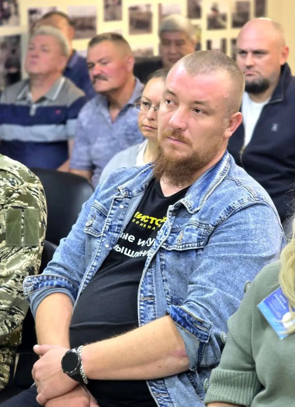 Дмитрий Огилец: Сегодня провёл заседание Республиканского правления Донецкой республиканской региональной организации "Российский союз ветеранов Афганистана и специальных военных операций", которое, по вновь сложившейся... Дмитрий Огилец: Сегодня провёл заседание Республиканского правления Донецкой республиканской региональной организации "Российский союз ветеранов Афганистана и специальных военных операций", которое, по вновь сложившейся...