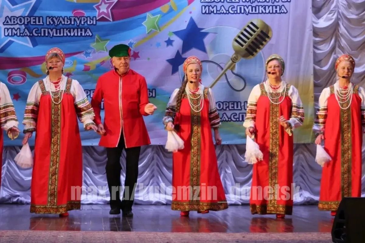 Сегодня во Дворце культуры им. А.С. Пушкина состоялся торжественный концерт «В вихре красок и талантов», посвященный старту нового творческого года Сегодня во Дворце культуры им. А.С. Пушкина состоялся торжественный концерт «В вихре красок и талантов», посвященный старту нового творческого года