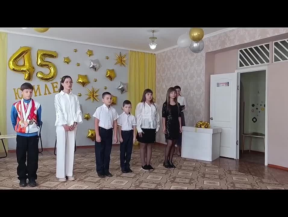 В Амвросиевском муниципальном округе прошел фестиваль «Звездный», приуроченный к 45-летию детского сада «Красная Шапочка»