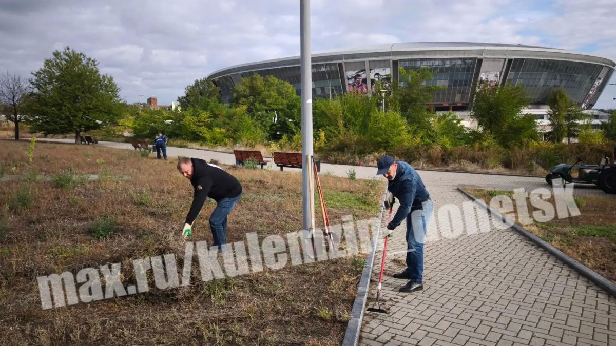 Алексей Кулемзин: Сотрудники управления по физической культуре и спорту, а также спортивных учреждений присоединились к субботнику! Алексей Кулемзин: Сотрудники управления по физической культуре и спорту, а также спортивных учреждений присоединились к субботнику!