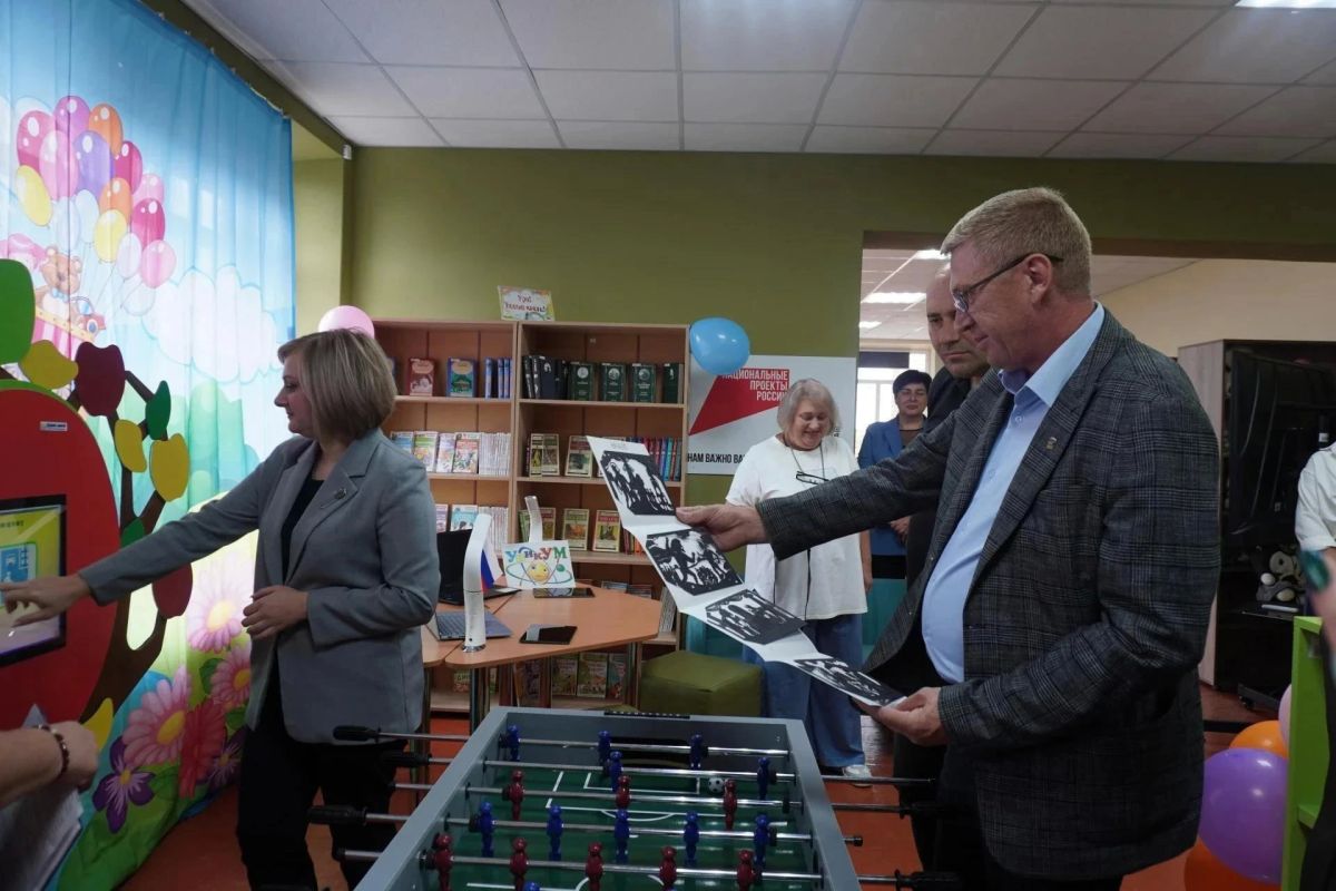 Книги, игры и театр: в Кременёвке открыли уютный детский центр