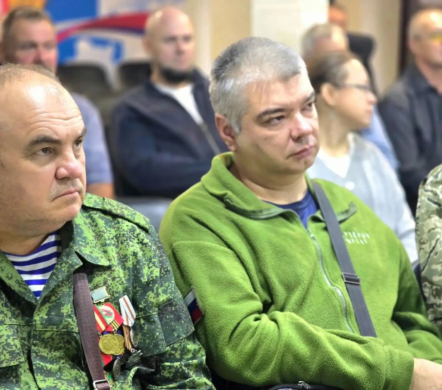 Дмитрий Огилец: Сегодня провёл заседание Республиканского правления Донецкой республиканской региональной организации "Российский союз ветеранов Афганистана и специальных военных операций", которое, по вновь сложившейся... Дмитрий Огилец: Сегодня провёл заседание Республиканского правления Донецкой республиканской региональной организации "Российский союз ветеранов Афганистана и специальных военных операций", которое, по вновь сложившейся...
