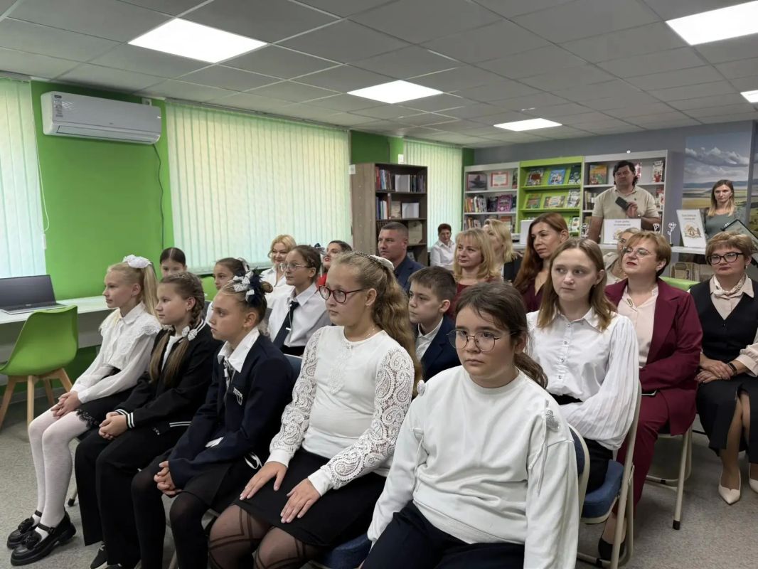 Александр Шатов: Первую модельную детскую библиотеку открыли в Шахтерске Александр Шатов: Первую модельную детскую библиотеку открыли в Шахтерске