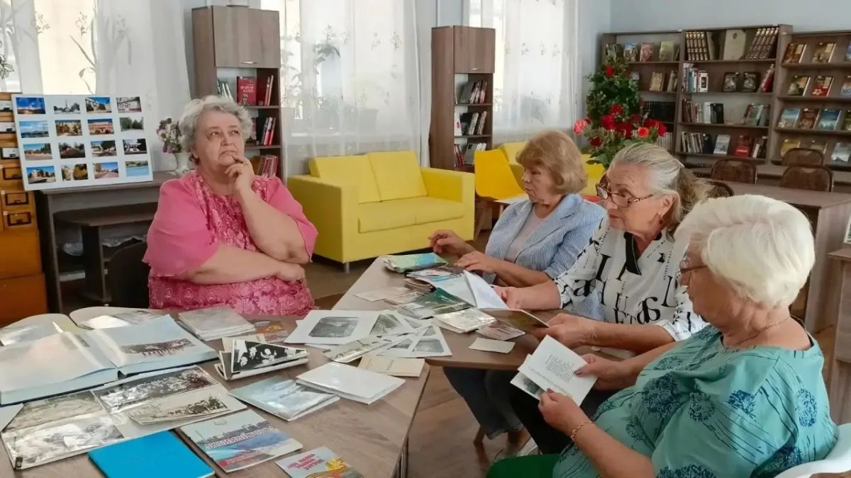 В рамках ежегодного Фестиваля книги и чтения «Читающая Республика», организованного Донецкой республиканской универсальной научной библиотекой имени Н.К. Крупской, в Зугрэсской библиотеке-филиале №3 состоялась презентация... В рамках ежегодного Фестиваля книги и чтения «Читающая Республика», организованного Донецкой республиканской универсальной научной библиотекой имени Н.К. Крупской, в Зугрэсской библиотеке-филиале №3 состоялась презентация...