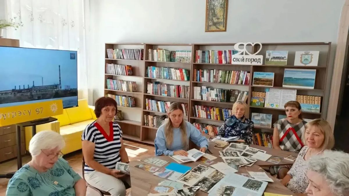 В рамках ежегодного Фестиваля книги и чтения «Читающая Республика», организованного Донецкой республиканской универсальной научной библиотекой имени Н.К. Крупской, в Зугрэсской библиотеке-филиале №3 состоялась презентация... В рамках ежегодного Фестиваля книги и чтения «Читающая Республика», организованного Донецкой республиканской универсальной научной библиотекой имени Н.К. Крупской, в Зугрэсской библиотеке-филиале №3 состоялась презентация...