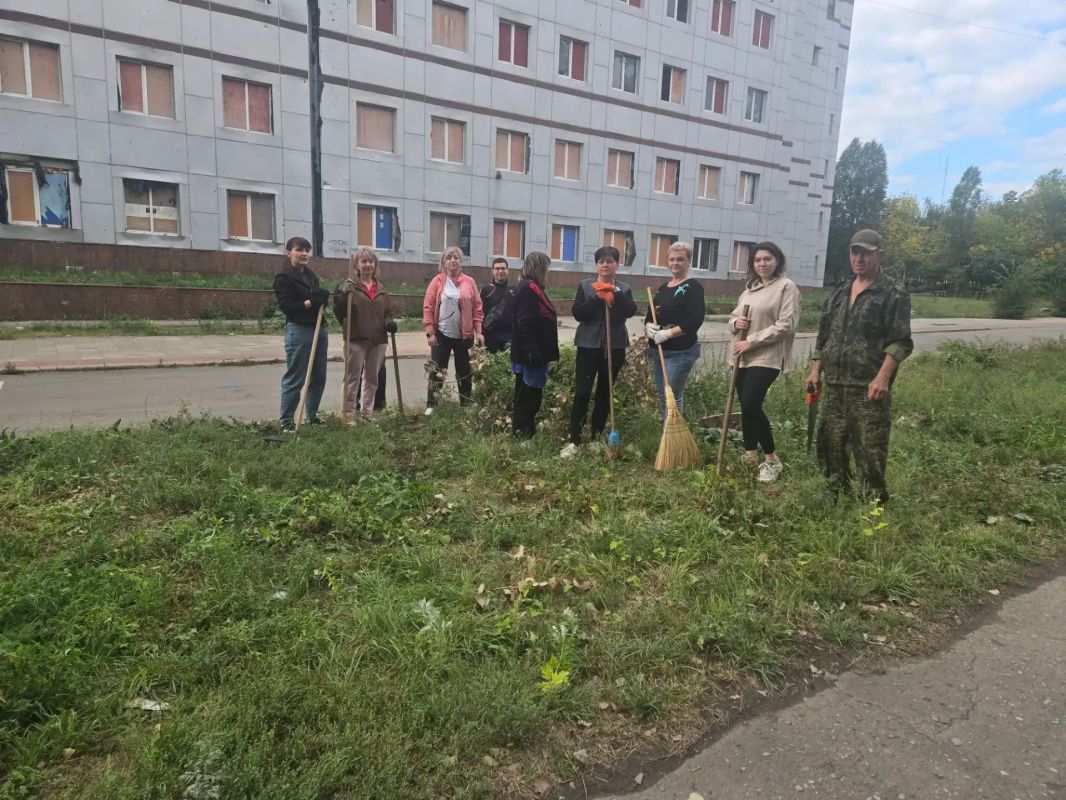Елена Рязанцева: Самое активное участие в общегородском субботнике приняли сотрудники образования Пролетарского района! Елена Рязанцева: Самое активное участие в общегородском субботнике приняли сотрудники образования Пролетарского района!