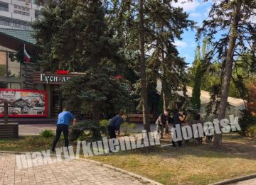 Предприятия торговли и общественного питания приняли участие в общегородском субботнике!