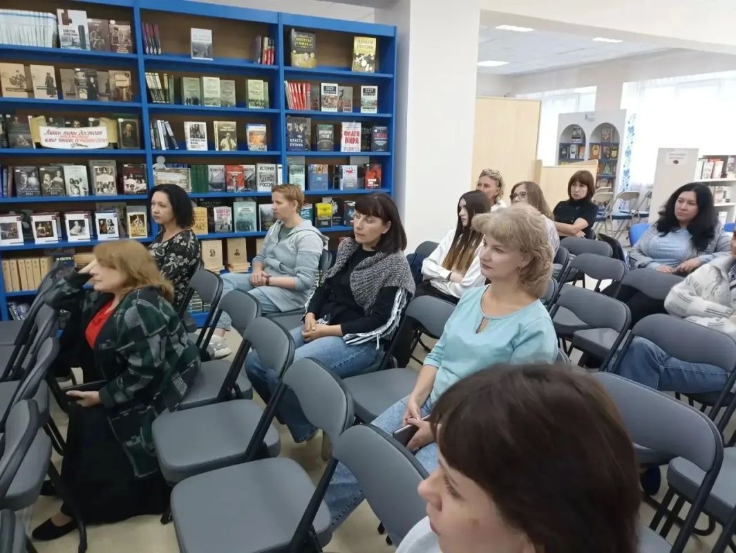 Харцызская центральная модельная библиотека присоединилась к фестивалю книги и чтения «Читающая Республика» инициированной Донецкой республиканской универсальной научной библиотеки имени Н. К. Крупской Харцызская центральная модельная библиотека присоединилась к фестивалю книги и чтения «Читающая Республика» инициированной Донецкой республиканской универсальной научной библиотеки имени Н. К. Крупской
